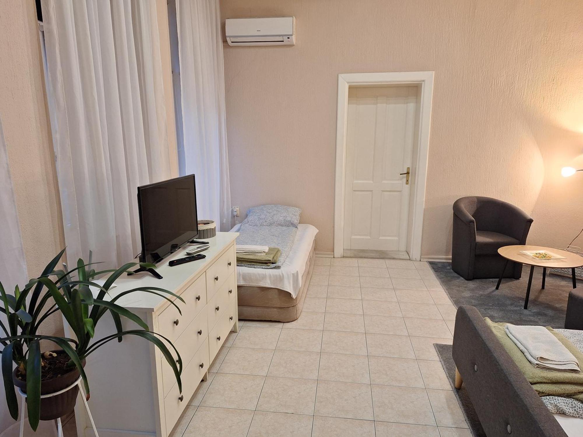 Mainstreet Apartman Суботиця Екстер'єр фото